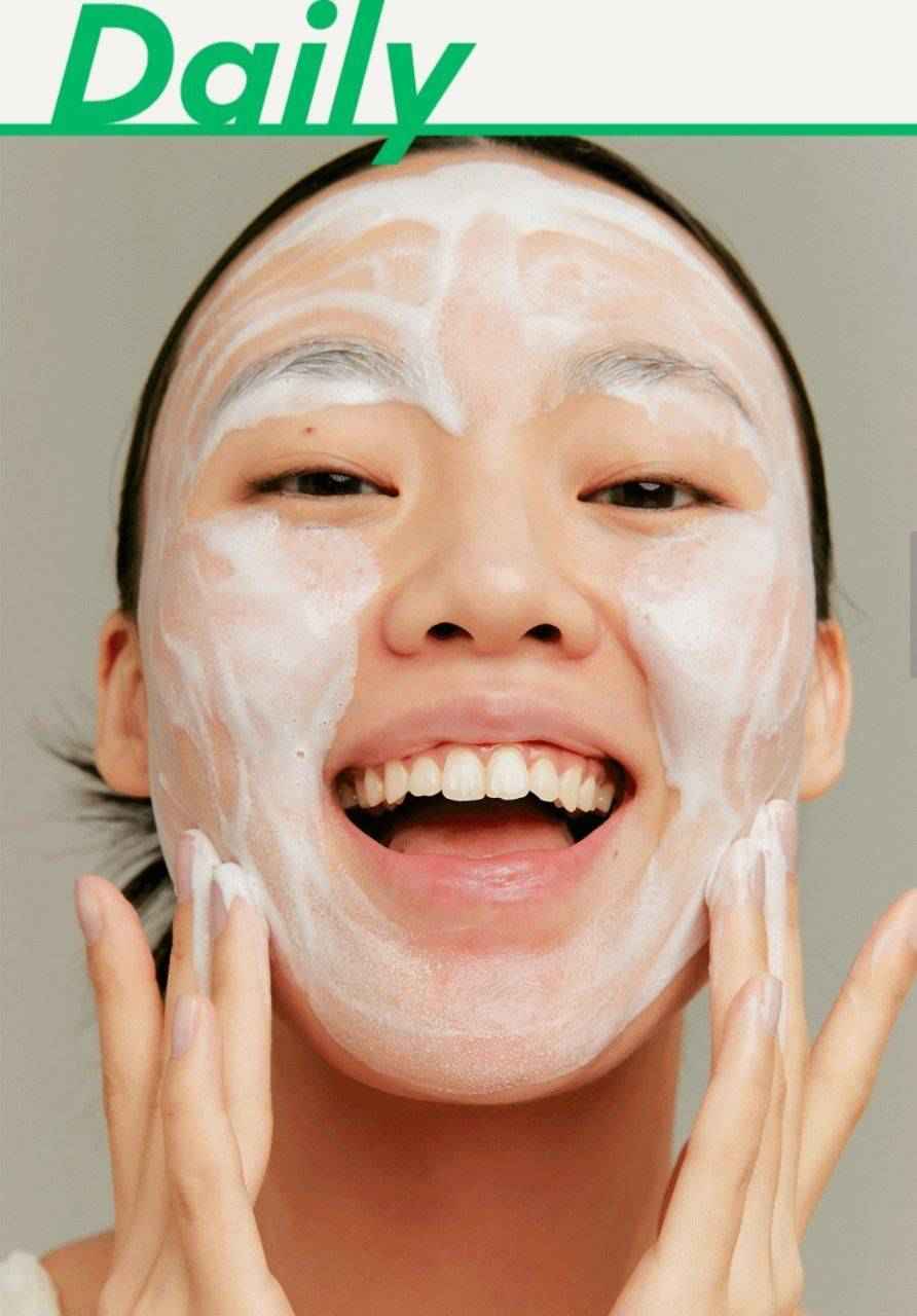 فوم چای سبز و آمینو اسید آبرسان از برند اینیسفری  150میل Innisfree Green Tea Amino Hydrating Cleansing Foam